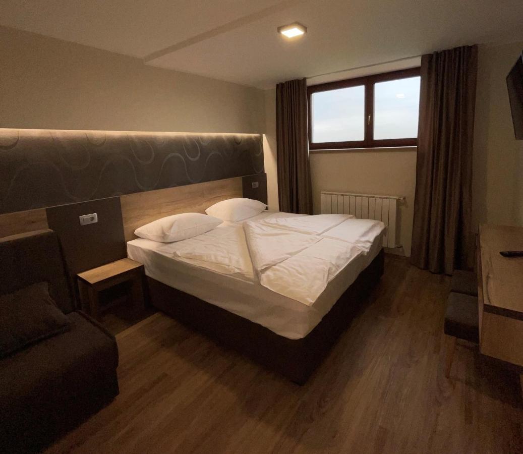 Hotel Roskar Птуй Екстериор снимка