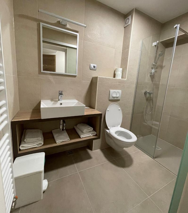 Hotel Roskar Птуй Екстериор снимка