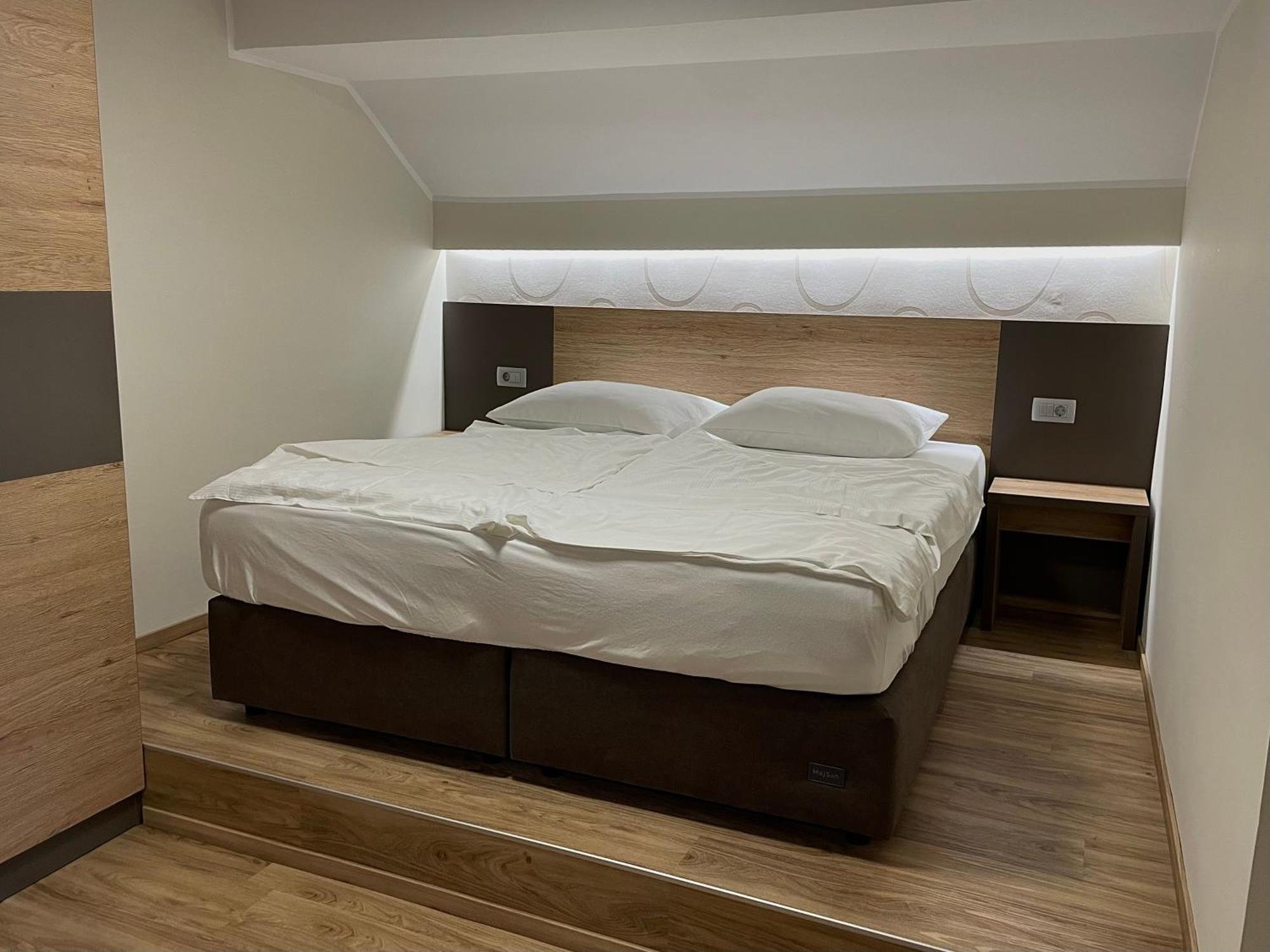 Hotel Roskar Птуй Екстериор снимка
