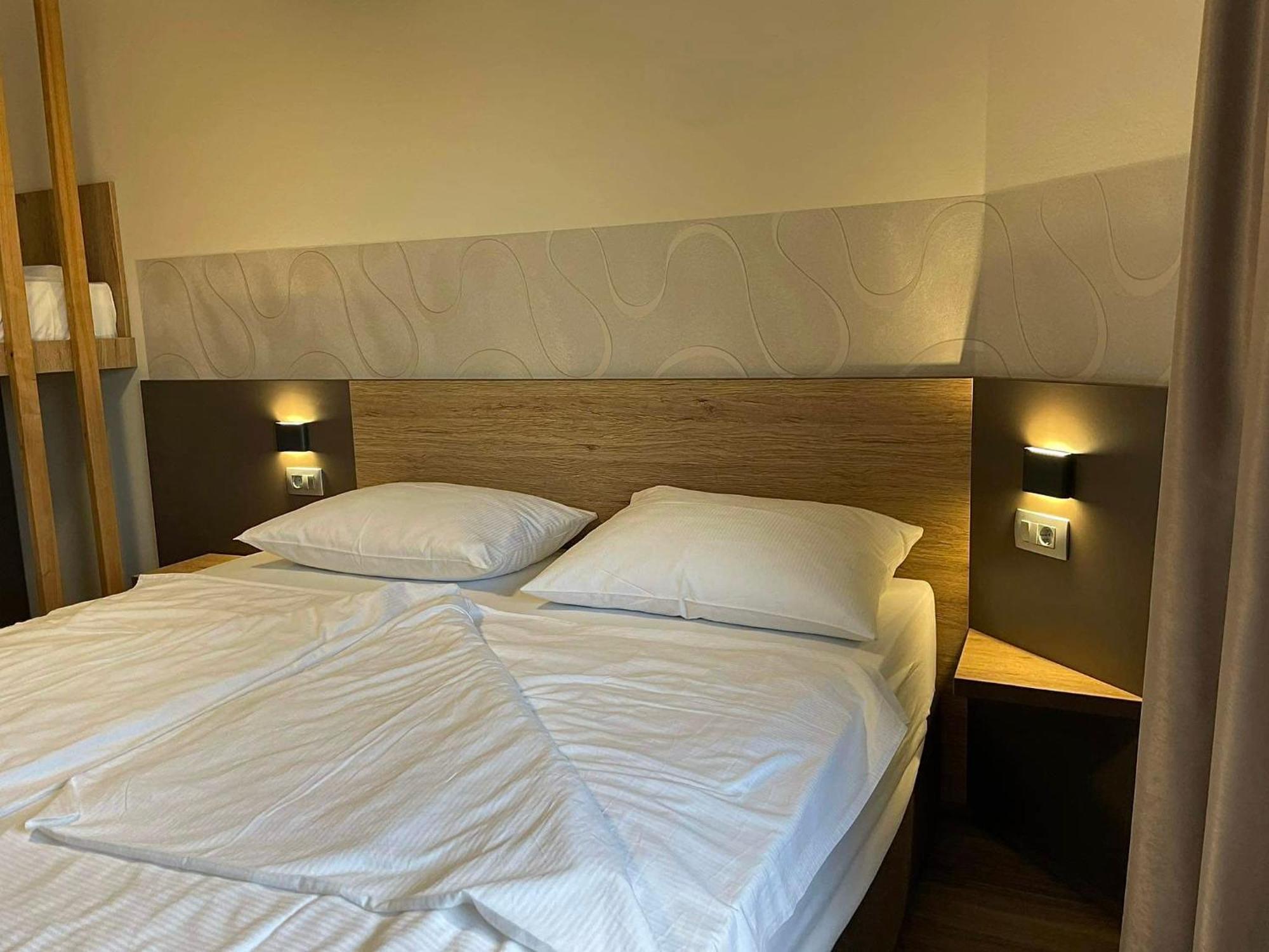 Hotel Roskar Птуй Екстериор снимка