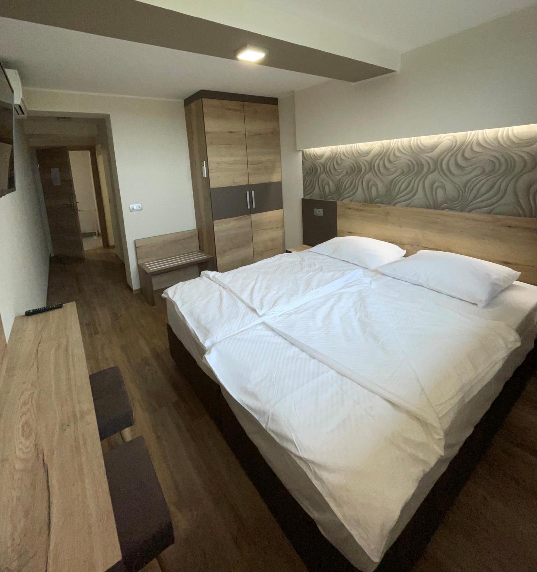 Hotel Roskar Птуй Екстериор снимка