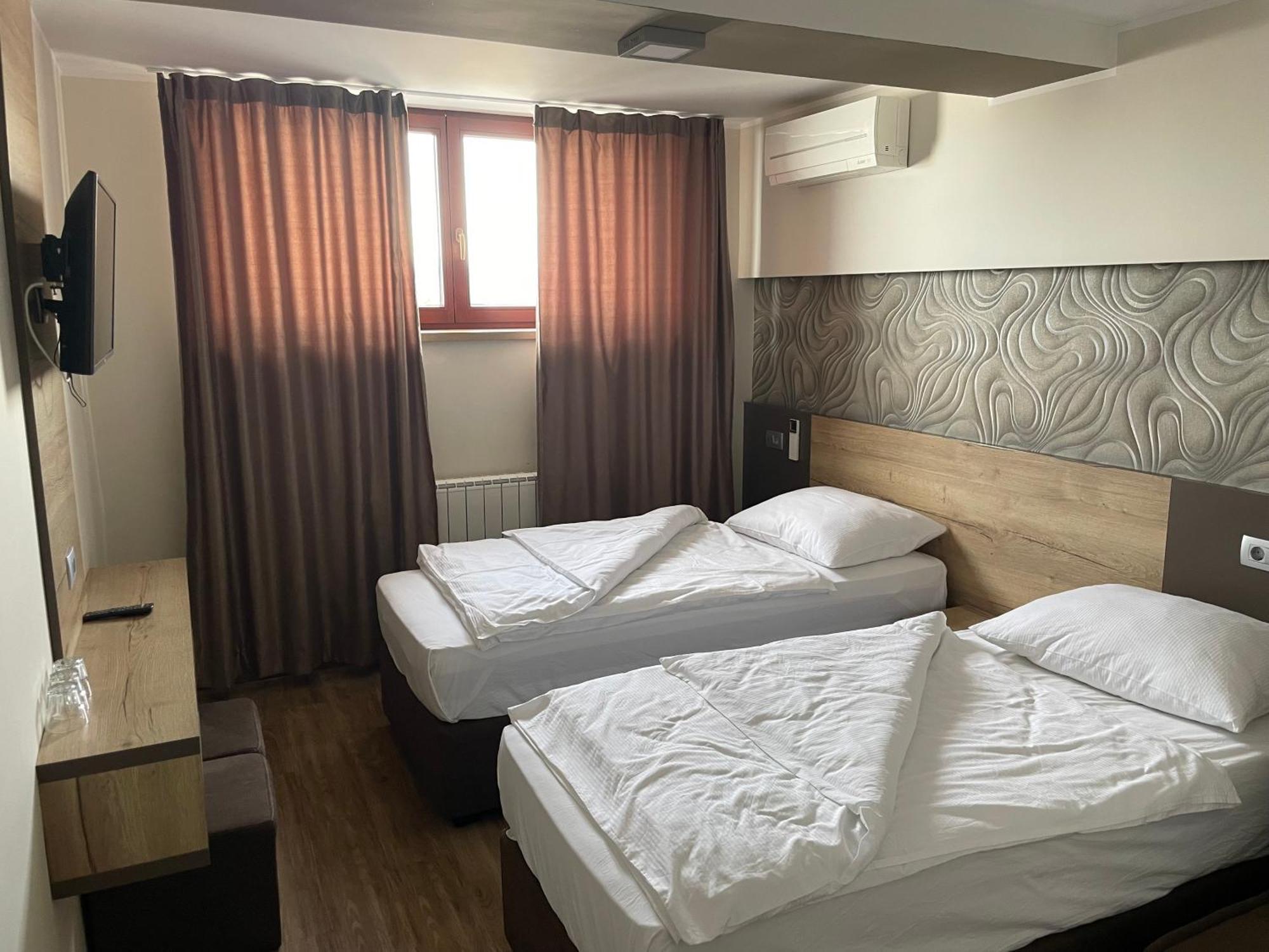 Hotel Roskar Птуй Екстериор снимка