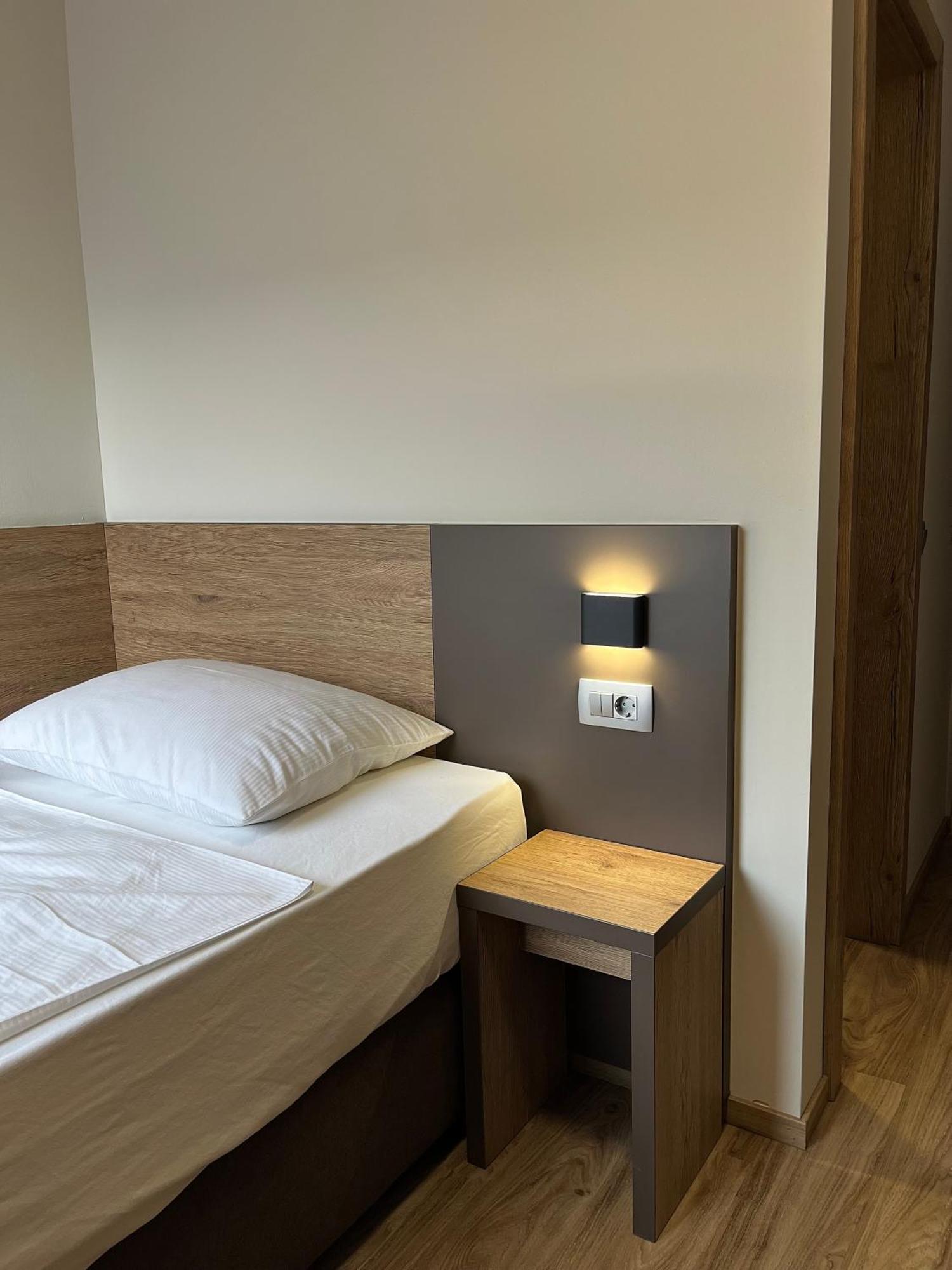 Hotel Roskar Птуй Екстериор снимка