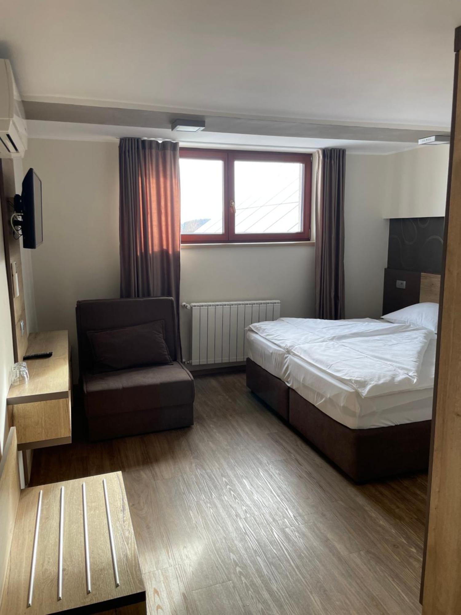 Hotel Roskar Птуй Екстериор снимка