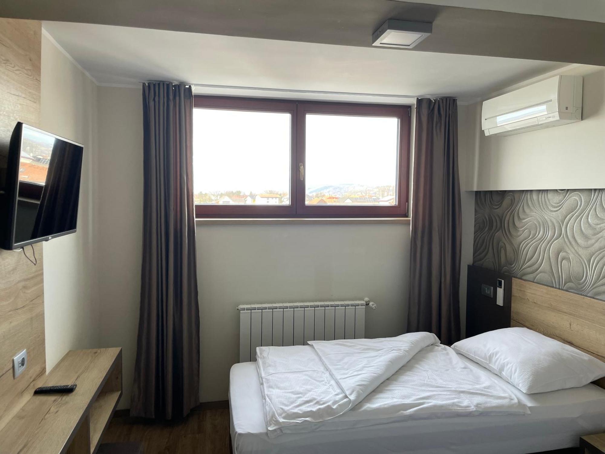 Hotel Roskar Птуй Екстериор снимка